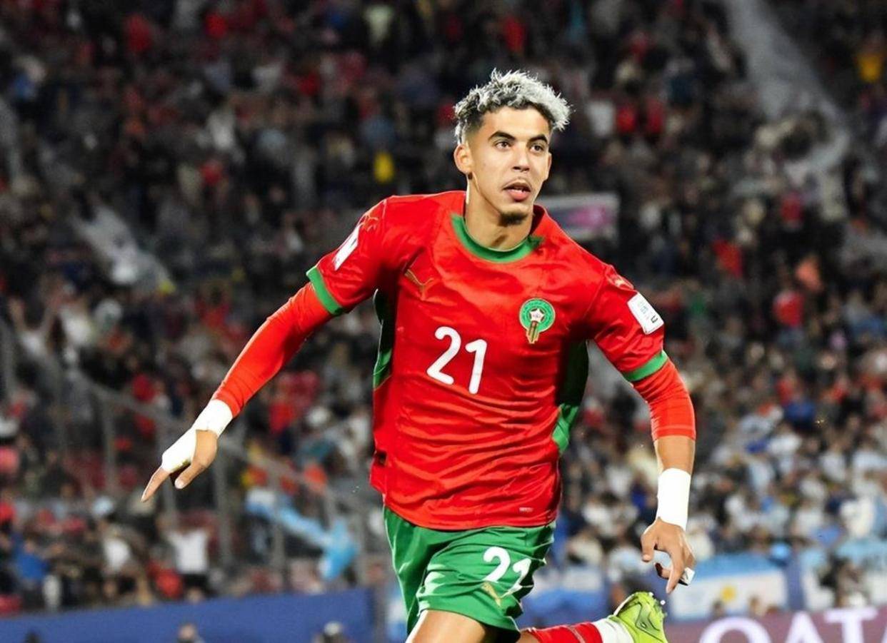 欧洲足坛6大黑马集体暴走，压制马竞追赶巴黎，百年球队梦想即将实现，平民球队逆袭豪门引发热议